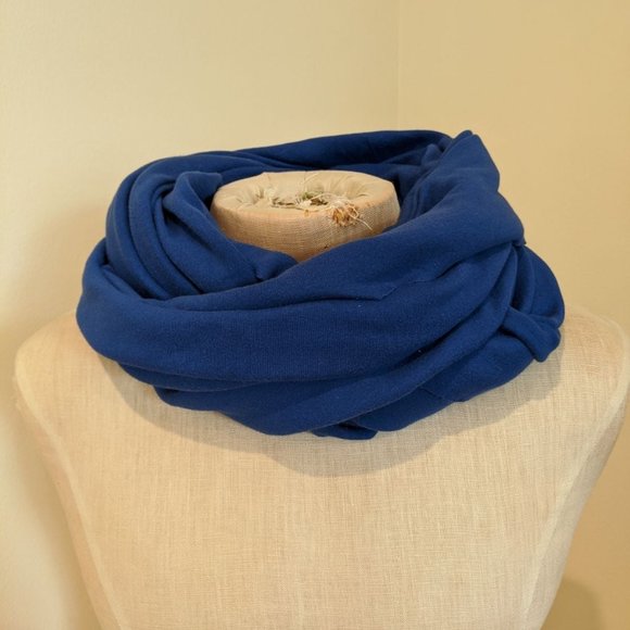 American Apparel Accessories - American Apparel Infinity Circle Scarf | Blue American Apparel Accessories - American Apparel Infinity Circle Scarf | Blue